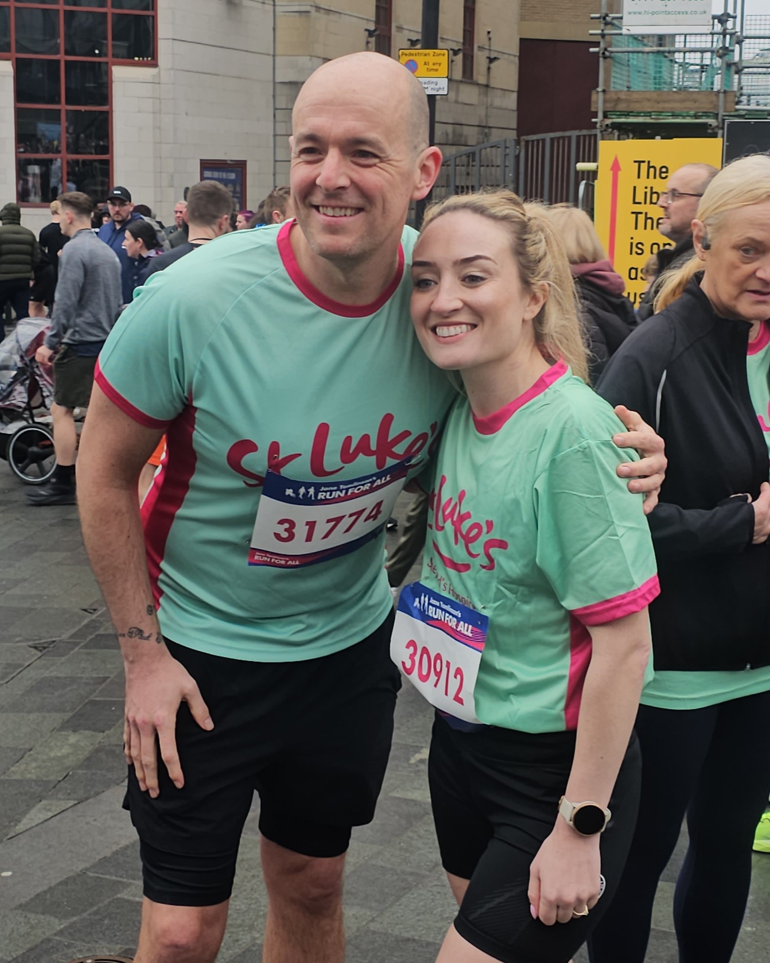 St-Lukes-Sheffield-Half-Marathon-2025-Comms-(38)5cf63aea-6cd0-4eb6-9a04-dea50b7b38f0.jpg