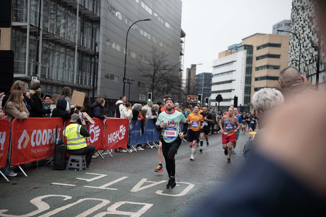 St-Lukes-Sheffield-Half-Marathon-2025-Louise-Resized-2-(9)77567742-2658-41fc-aab9-162fb92e7b5d.jpg